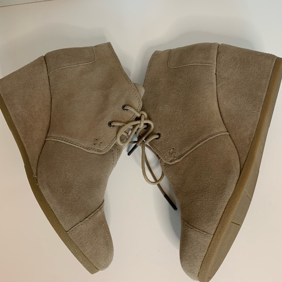 Tom’s Dessert Wedge 🔥$15 DEAL ankle boot:bootie, size 11,beige/stone color - Picture 1 of 7